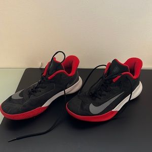 Men’s basketball shoes